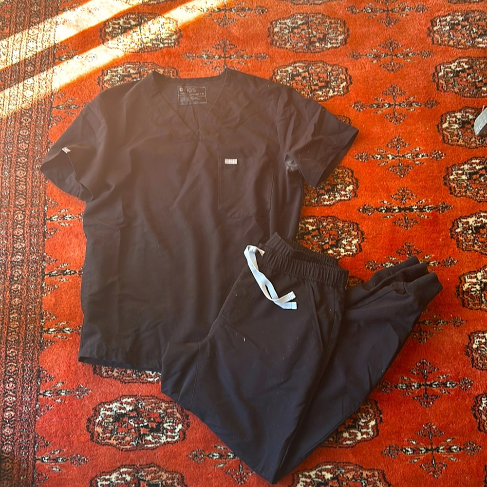 Figs Sz M Men’s Chisec top and Tanson bottoms